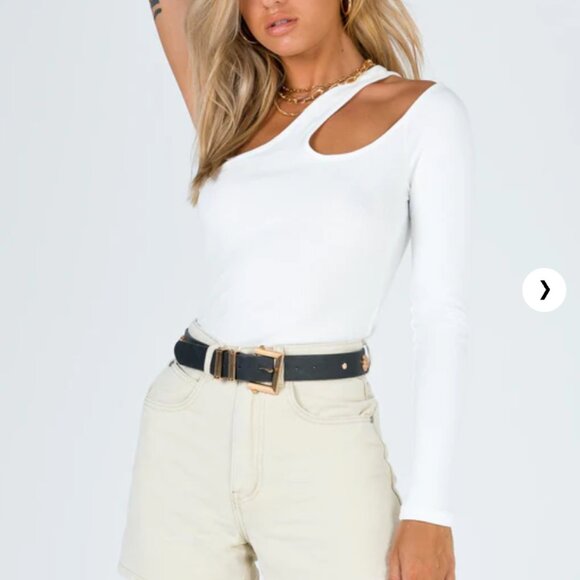 Princess Polly Beige Denim Shorts, Size US 4 - Picture 4 of 6